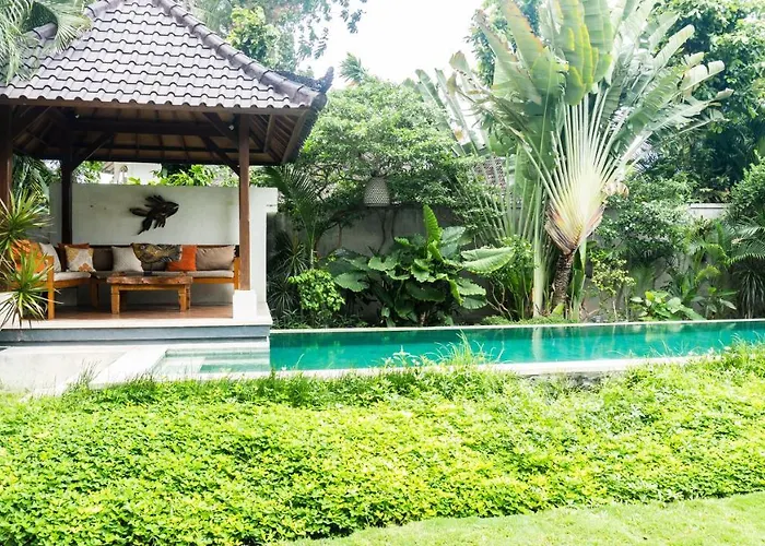 Spacious 4br Private Estate W-big Garden And Pool Villa
