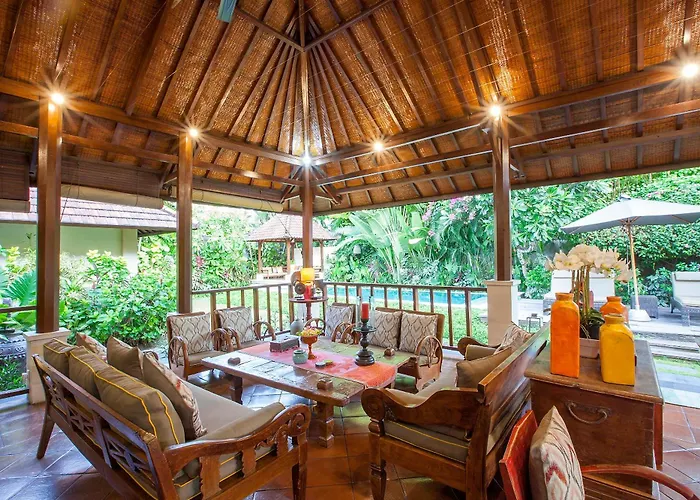 Spacious 4br Private Estate W-big Garden And Pool Villa *