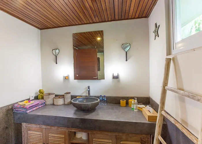 Spacious 4br Private Estate W-big Garden And Pool Villa Seminyak (Bali)