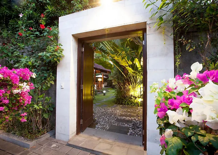 Spacious 4br Private Estate W-big Garden And Pool Seminyak (Bali)
