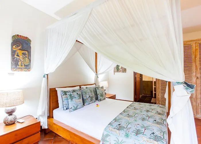 Spacious 4br Private Estate W-big Garden And Pool