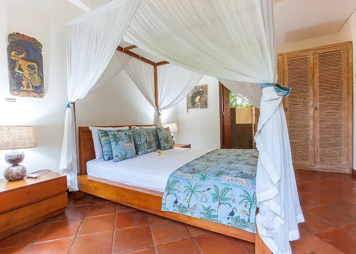 Spacious 4br Private Estate W-big Garden And Pool