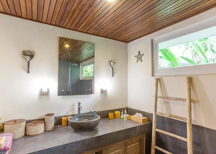 Villa Spacious 4br Private Estate W-big Garden And Pool *