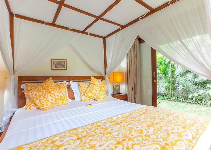 Spacious 4br Private Estate W-big Garden And Pool Villa Seminyak (Bali)